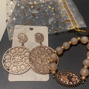 Elegant Rose Gold Floral Earrings and Bracelet Set